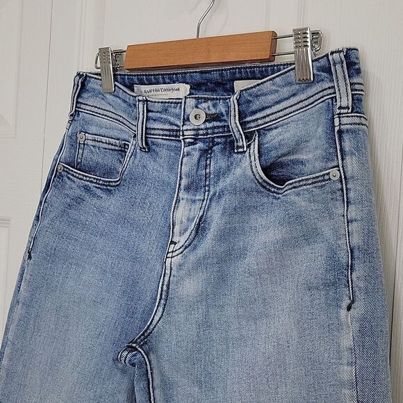 PILCRO Jeans Light Wash, Relaxed Straight Leg, Size 26 - Picture 3 of 9